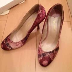 新品パンプスのサムネイル