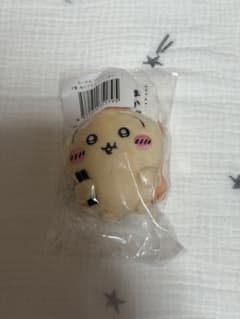 Chiikawa Rabbit Lottery E Prize: Plush Badge and more...