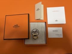 新品傷なし　エルメス オランプPM メタルリザードゴールド 金具 イヤーカフのサムネイル