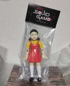 メディコムトイ YOUNG-HEE ソフビ ヨンヒ人形 イカゲーム - メルカリ