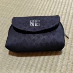 GIVENCHY ポーチ ブラック 鏡付きのサムネイル
