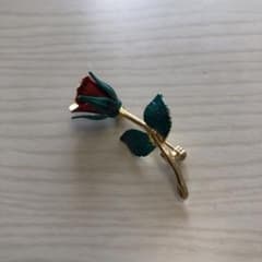 可愛いブローチですのサムネイル