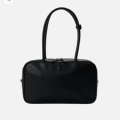 GODONLYKNOWS 岩田剛典 フェイクレザーハンドルバッグ ブラック - メルカリ