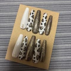 ギャルネイルチップ ロング コフィン型 ヒョウ柄 ラメ ホワイトのサムネイル