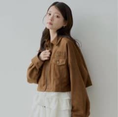 Chico 胸ロゴショート丈スエードジップブルゾン - メルカリ