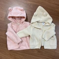 GAP くま耳 カーディガン　と　H&M フリースパーカーのサムネイル