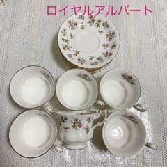 ロイヤルアルバート　カップ＆ソーサー　ローズ柄のサムネイル