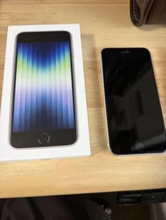 iPhone se 第3世代　64GB 本体　箱ありのサムネイル