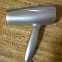 besmelahさま専用 ドライヤー  日立のサムネイル