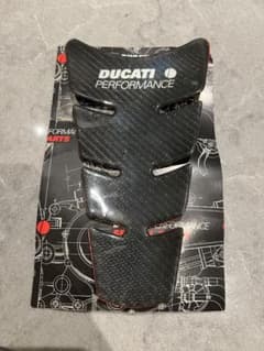 DUCATI パフォーマンス ステッカー カーボンファイバー　タンクプロテクターのサムネイル