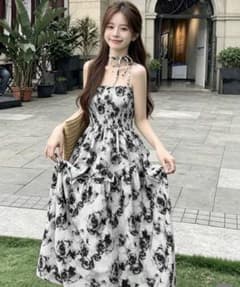 SHEIN 花柄 キャミワンピースのサムネイル
