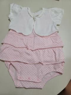 フリル付きピンクロンパース 95cm未満のサムネイル