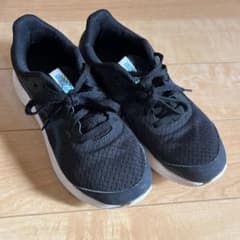 ASICS ブラック スニーカー　22センチのサムネイル
