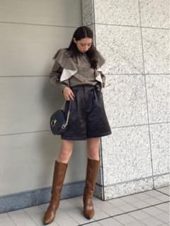 リエンダ グロスサテンショートパンツのサムネイル