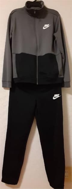 NIKE ナイキ上下ジャージセット　L(150〜160㎝)サイズのサムネイル