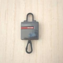 PRADAキーチェーンのサムネイル
