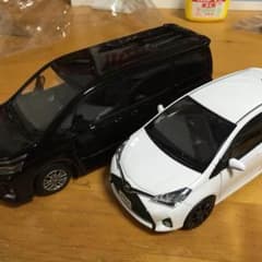 トヨタ カラーサンプル 1台(ヴォクシー売り切れ)のサムネイル