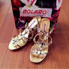 【お値下げ】BOLARO ビジューサンダルのサムネイル