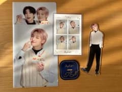 straykids スキズ アイエン ファミマ アクスタ シール クリアファイルのサムネイル