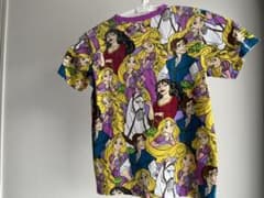 《値下げしました！》ディズニー 総柄Tシャツ ラプンツェルのサムネイル