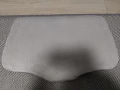 【ニトリ】横向き寝がラクなまくら+専用カバーのサムネイル