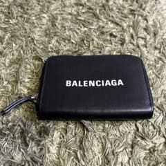 バレンシアガのサムネイル