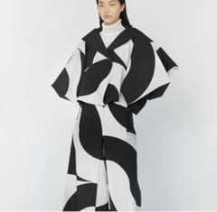 プ*編様 ISSEY MIYAKE　132 5.　モノトーン　袴　ジャケット プ*編様 ISSEY MIYAKE 132 5. モノトーン 袴 ジャケット - メルカリ