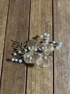ゴールド 花と葉のヘアクリップのサムネイル