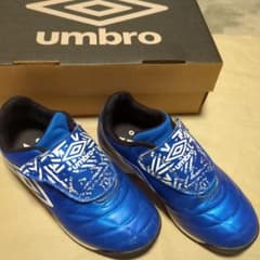 umbro サッカーシューズ トレーニングシューズ 青 17cmのサムネイル