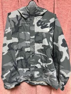 THE NORTH FACE ザ・ノースフェイス　マウンテンパーカー　迷彩のサムネイル