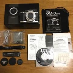 OM-D E-M10 OLYMPUS ミラーレス 一眼レフのサムネイル
