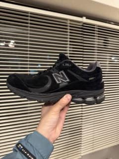 New Balance 2002R ブラックのサムネイル