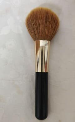 新品　CHANEL　限定品　天然毛　ブラッシュ　パウダーブラシ　金色　シャネル CHANEL フェイスブラシ パウダーブラシ - メルカリ
