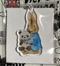 ピーターラビットパンダアクリルキーホルダー上野限定♡のサムネイル