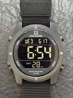 5.11 Tactical ディヴィジョンウォッチ　デジタル腕時計 本体のサムネイル
