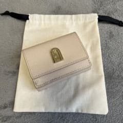 FURLA三つ折り財布　美品のサムネイル
