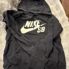 ナイキ　NIKESB ブラック パーカー Sサイズのサムネイル