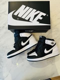 Nike Air Jordan1 MID  新品未使用品のサムネイル