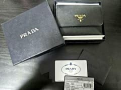 PRADA 三つ折り財布のサムネイル