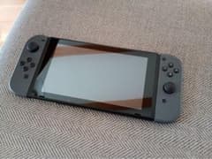 Nintendo Switch 本体 グレーのサムネイル