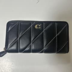 coachキルティング ブラック 長財布のサムネイル