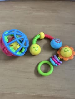 カラフルな音が鳴る知育玩具のサムネイル