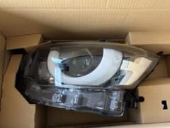 デリカミニ 4AA-B38A 左ベッドライト 一部割れあり - メルカリ