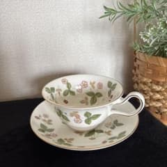 【Madison 様専用】WEDGWOOD ティーカップ＆ソーサー1客のみのサムネイル