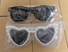 【未使用】フォトウェディング用 小物3点セット サングラス／イヤリング／ヘアピンのサムネイル