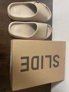 YEEZY SLIDE × adidas