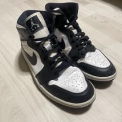 NIKE AIR JORDAN 1 MID ホワイト ブラックのサムネイル