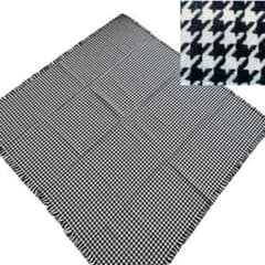 [Excellent Condition] Houndstooth Pattern Monochrome Black and White Square Rug, Throw, Fringe Stole