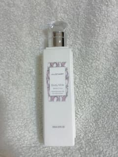 JILLSTUART ボディミルク ホワイトフローラルのサムネイル
