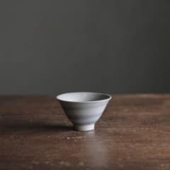 薄い 染付 輪線文 螺旋文 茶杯 盃 ぐい呑み 古道具 アンティーク 酒器 薄い 染付 輪線文 螺旋文 茶杯 盃 ぐい呑み 古道具 アンティーク 酒器